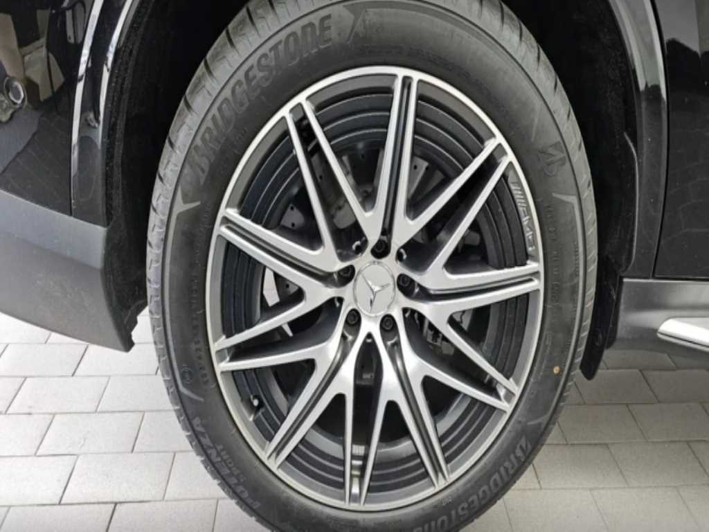 Mercedes Benz GLC Class - Vista 5