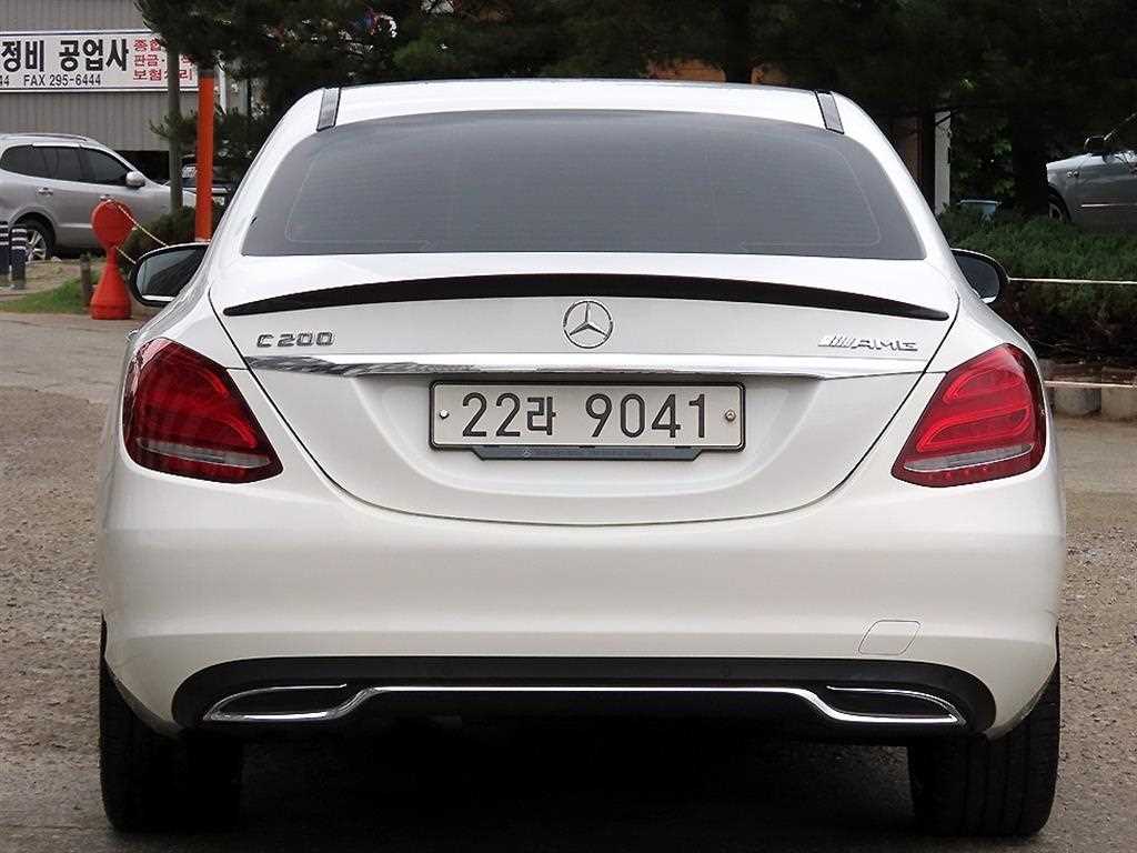 Mercedes Benz C Class - Vista 4