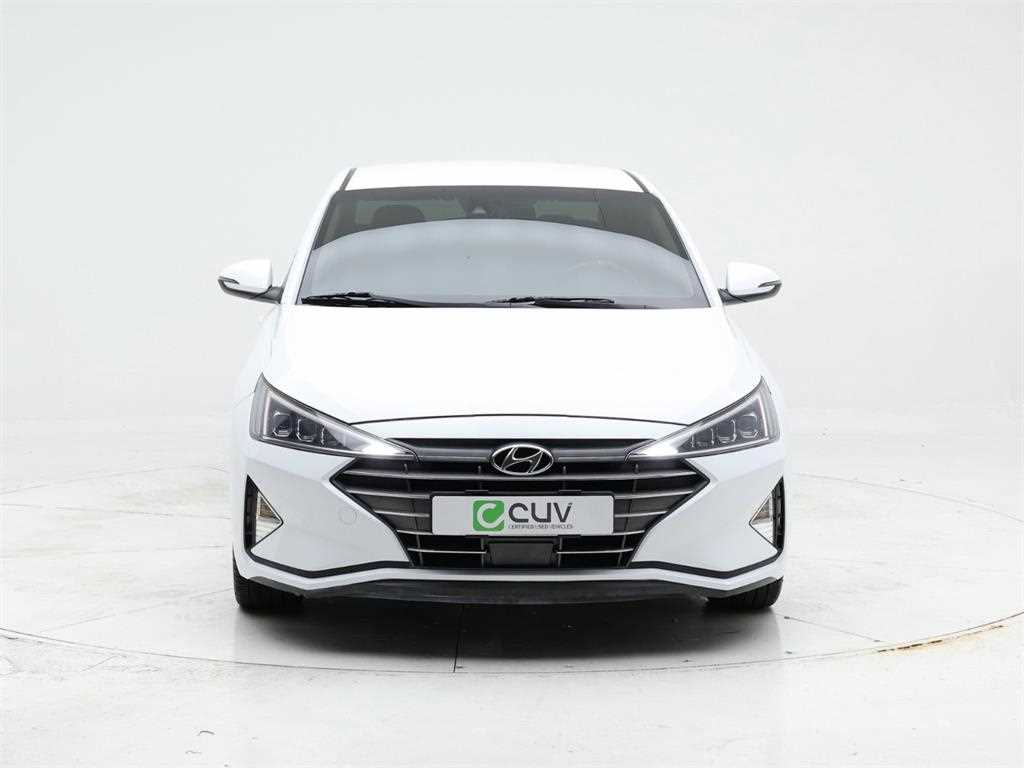 HYUNDAI Avante - Vista 2