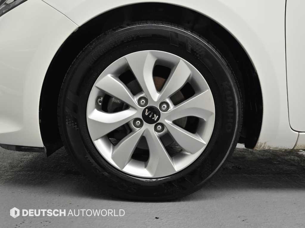 KIA Pride - Vista 5