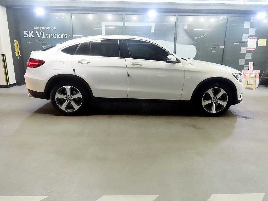 Mercedes Benz GLC Class - Vista 3