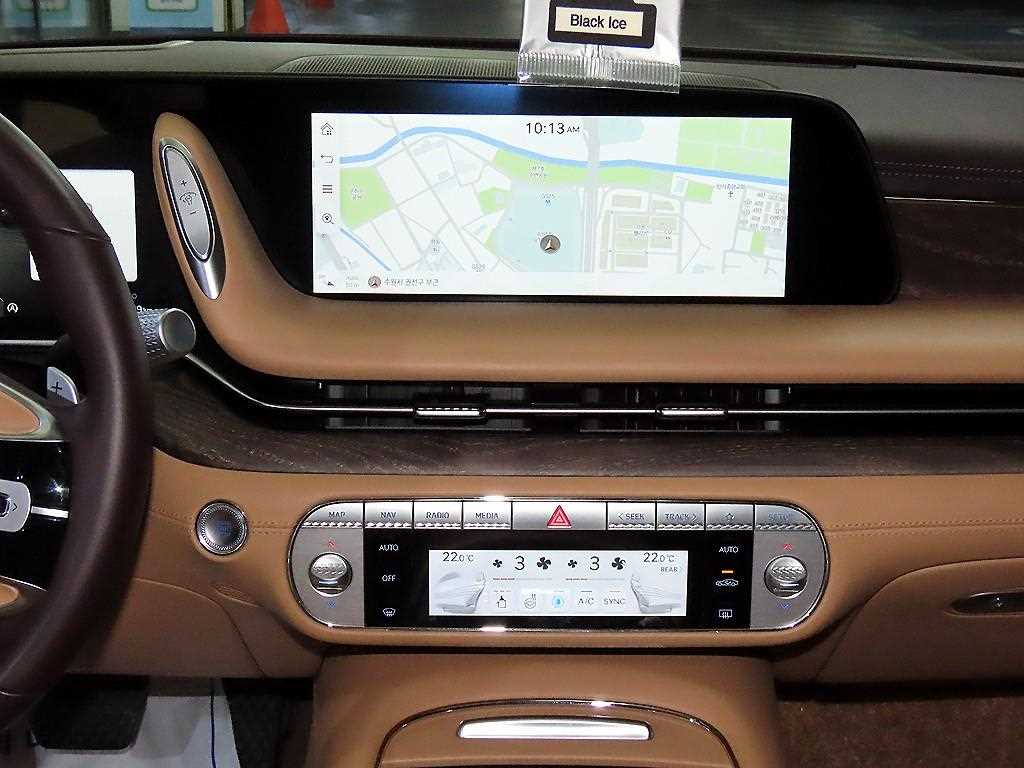 Genesis G90 - Vista 11