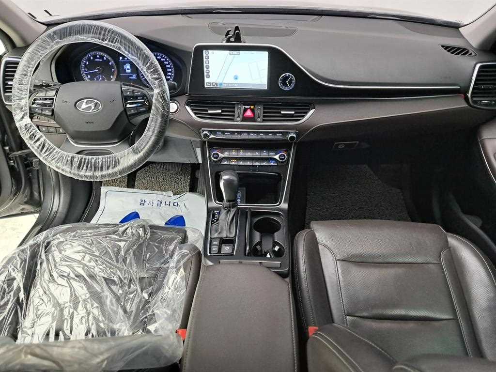 HYUNDAI Grandeur - Vista 6