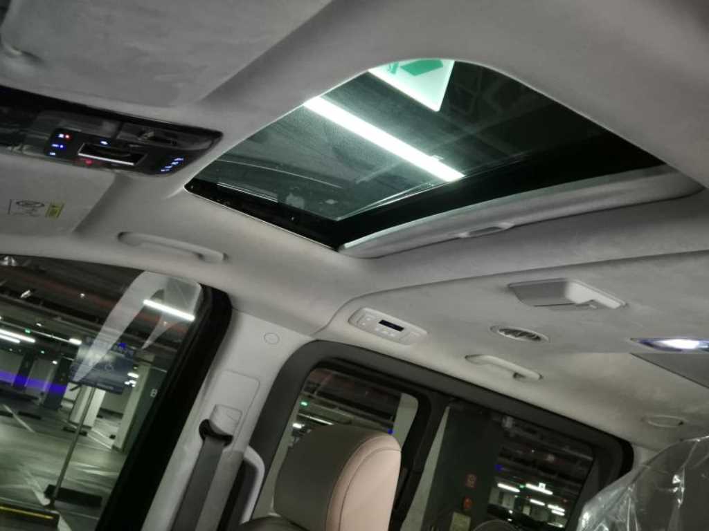 HYUNDAI Staria - Vista 10