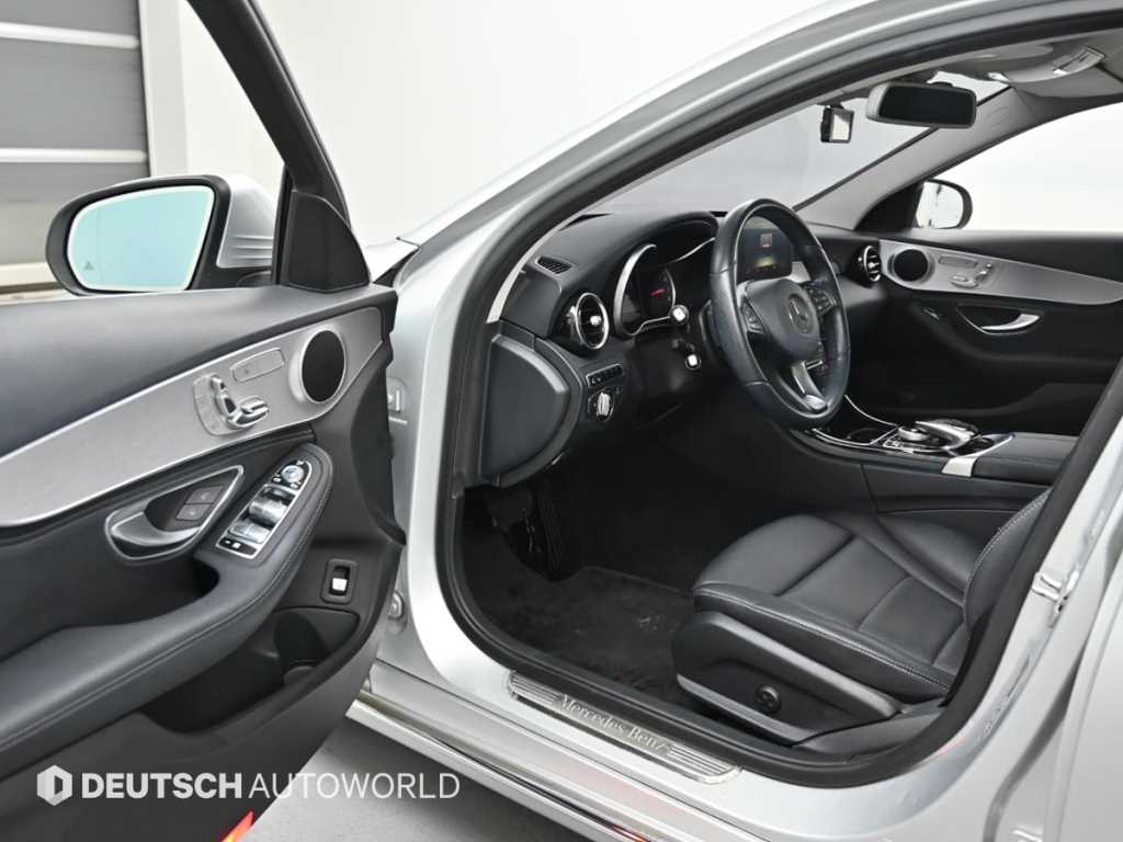 Mercedes Benz C Class - Vista 11