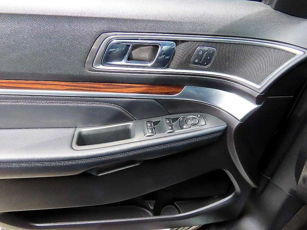 Ford Explorer - Vista 11