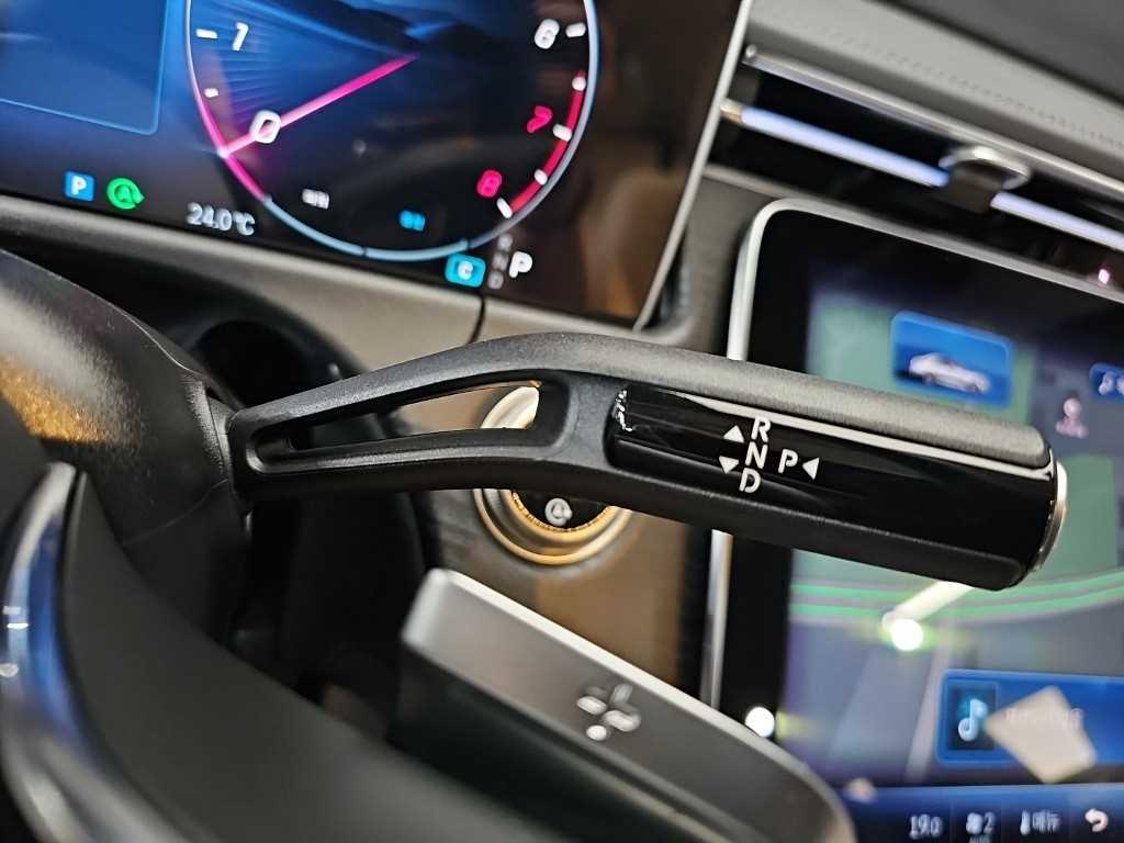 Mercedes Benz E class - Vista 8