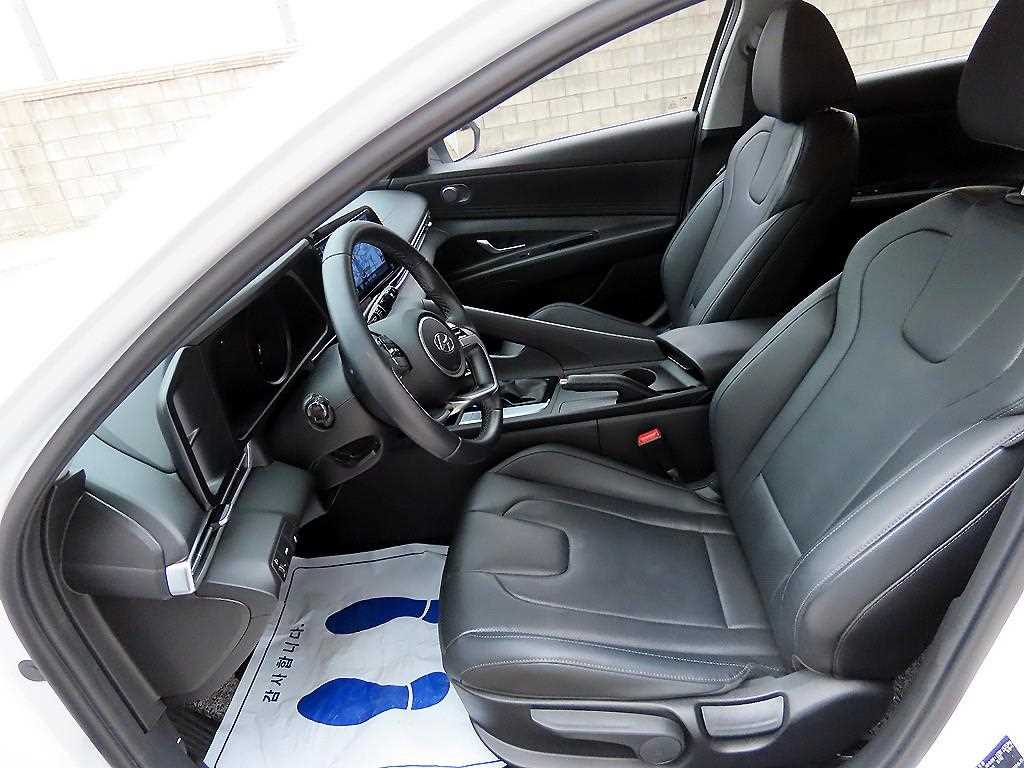 HYUNDAI Avante - Vista 5