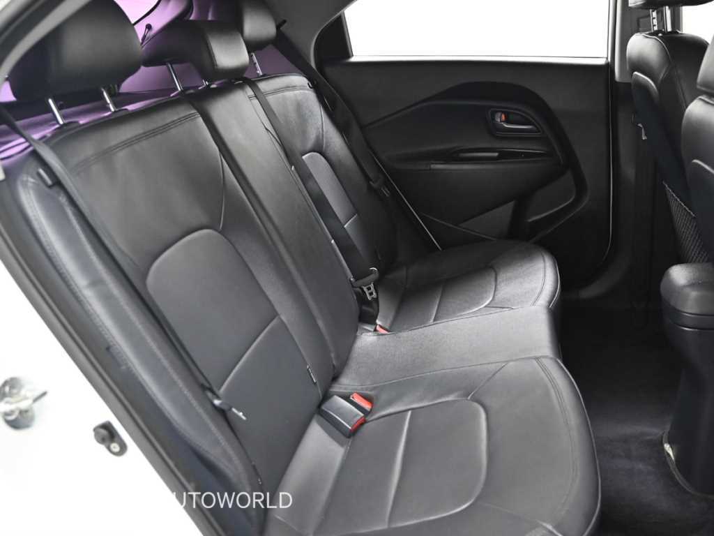 KIA Pride - Vista 12
