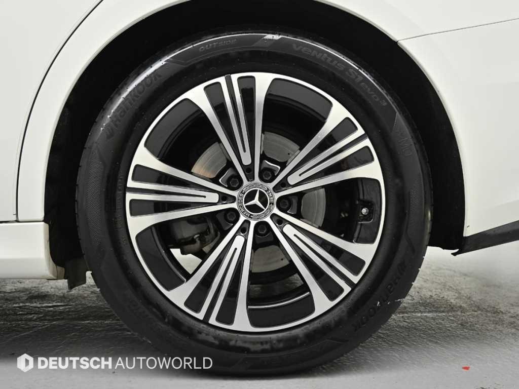 Mercedes Benz E class - Vista 5
