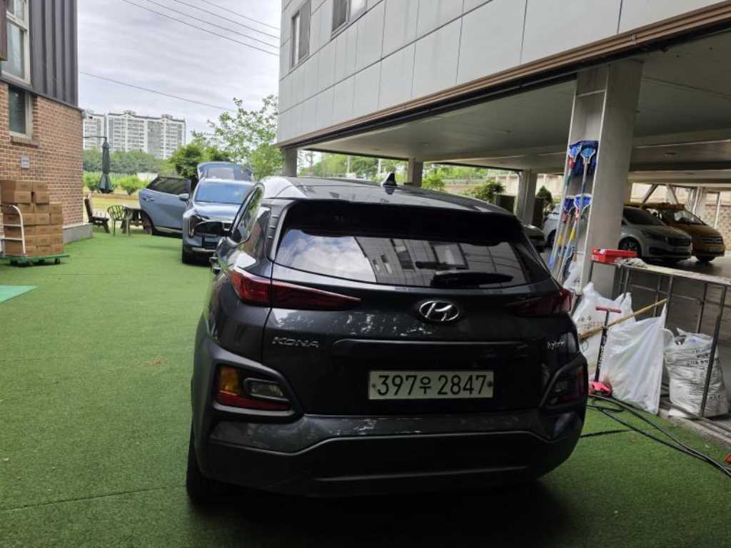 HYUNDAI Kona - Vista 3