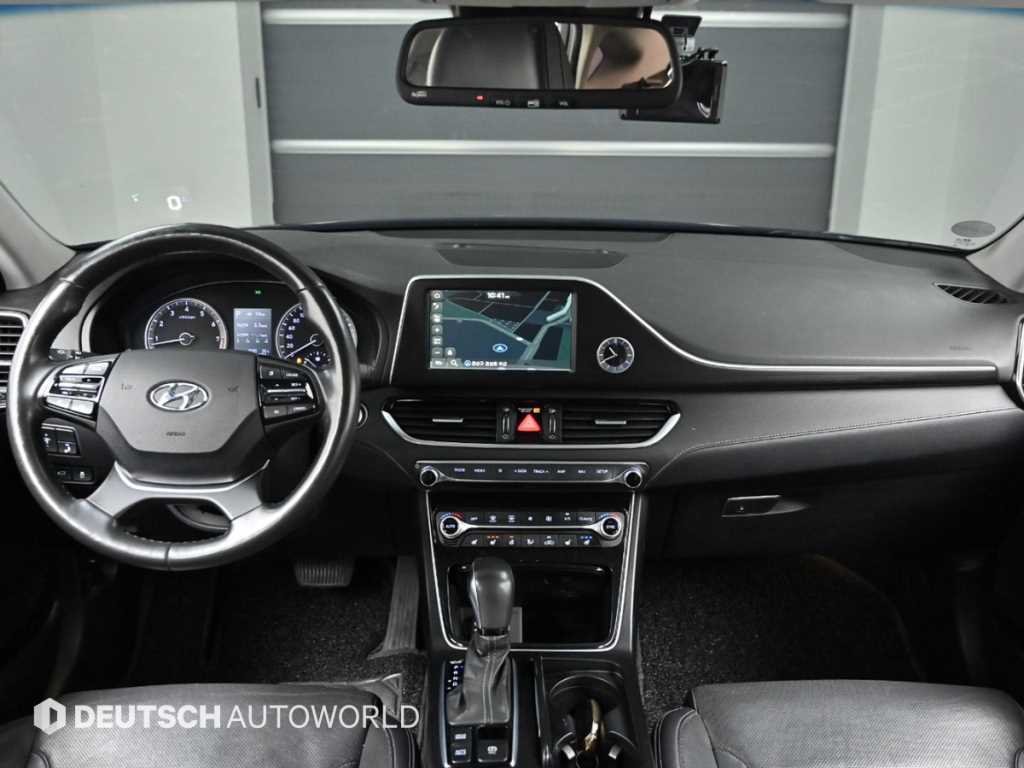HYUNDAI Grandeur - Vista 7