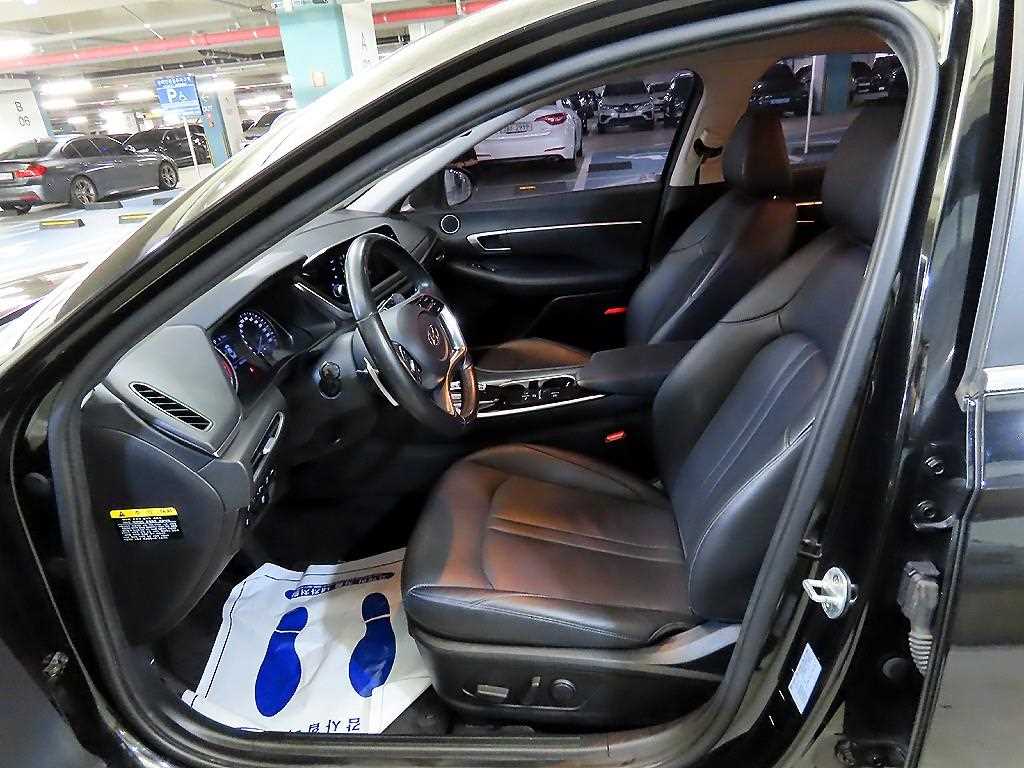 HYUNDAI Sonata - Vista 6