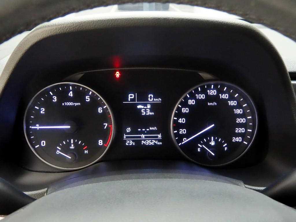 HYUNDAI Avante - Vista 6