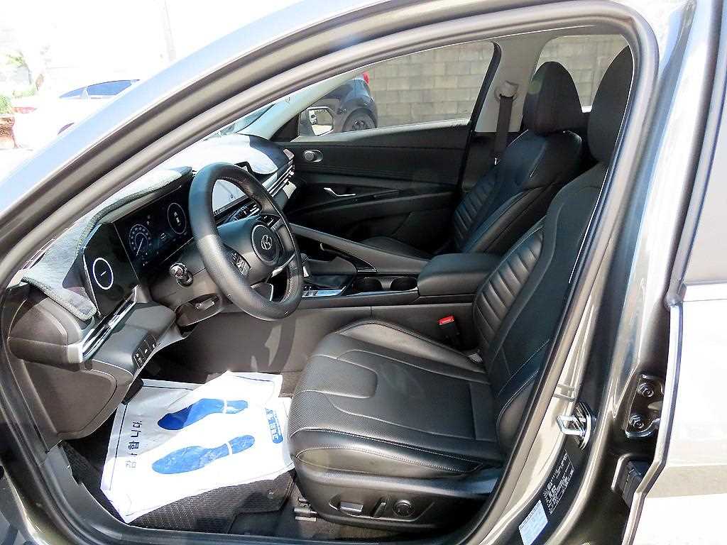 HYUNDAI Avante - Vista 5
