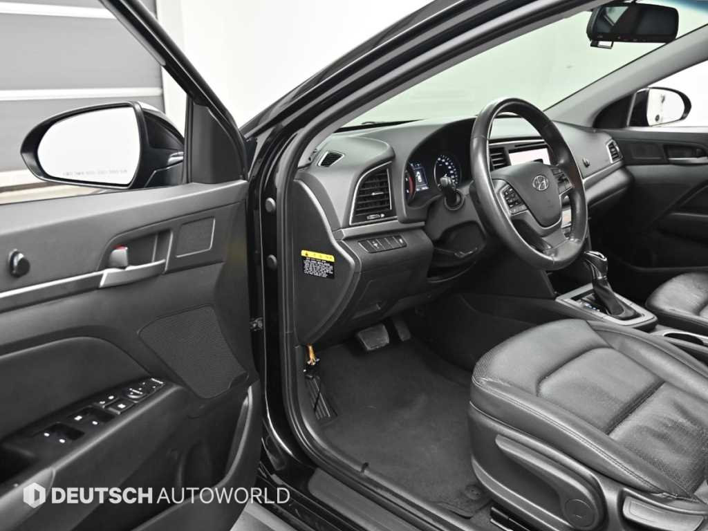 HYUNDAI Avante - Vista 11