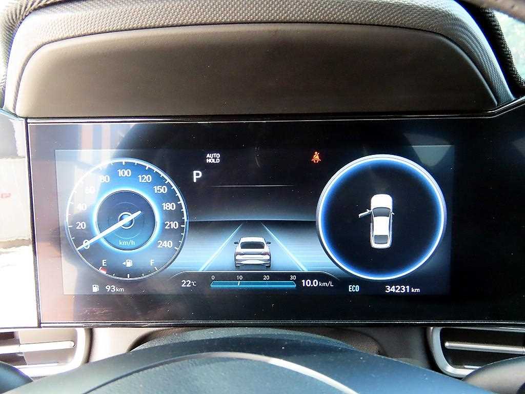 HYUNDAI Avante - Vista 9