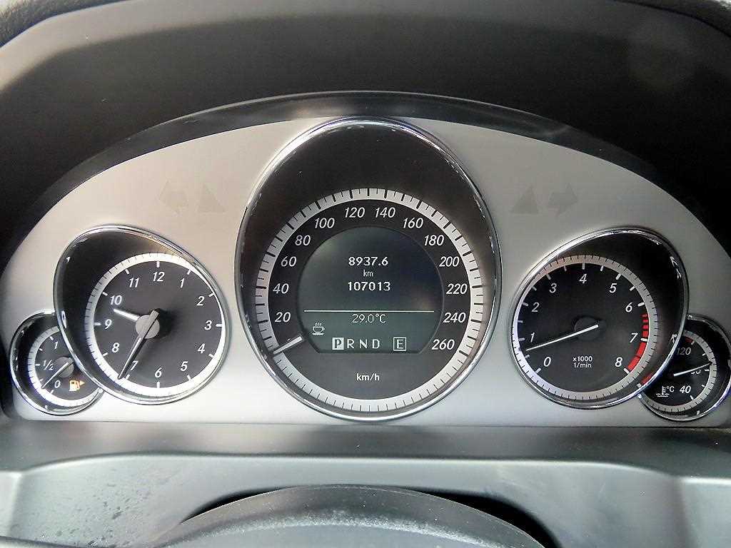 Mercedes Benz E class - Vista 10