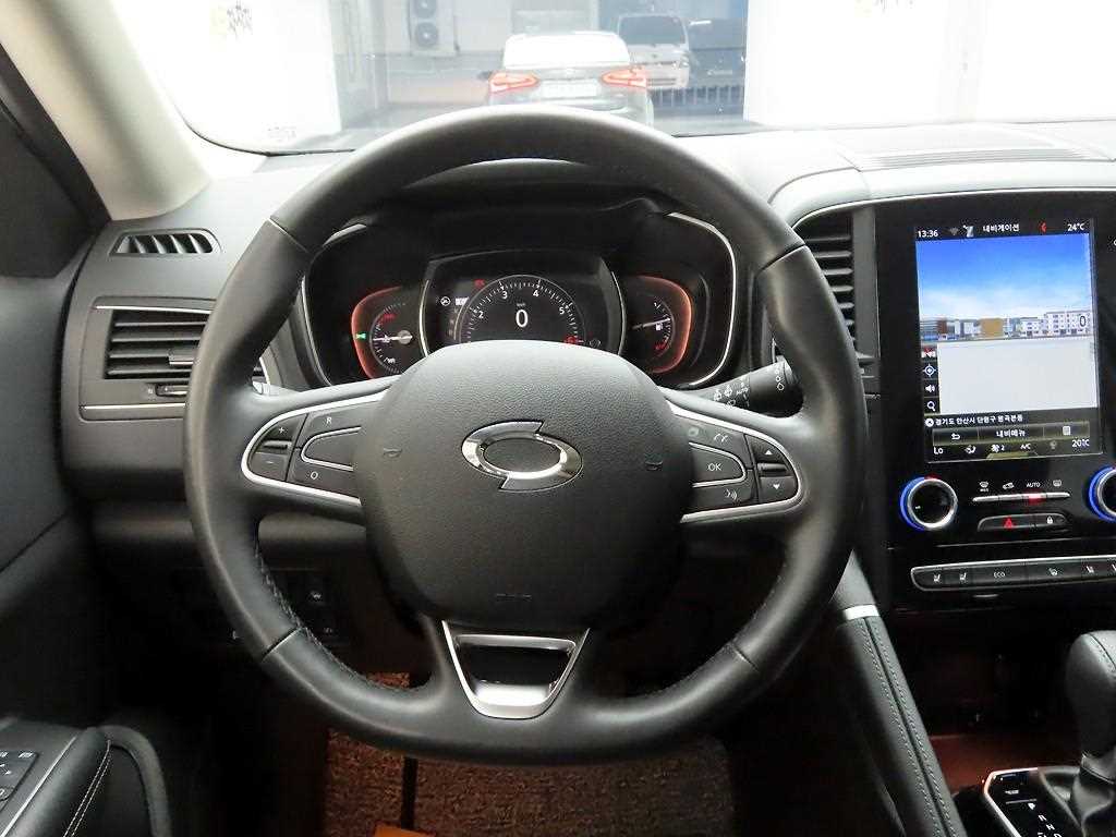 SAMSUNG QM6 - Vista 8