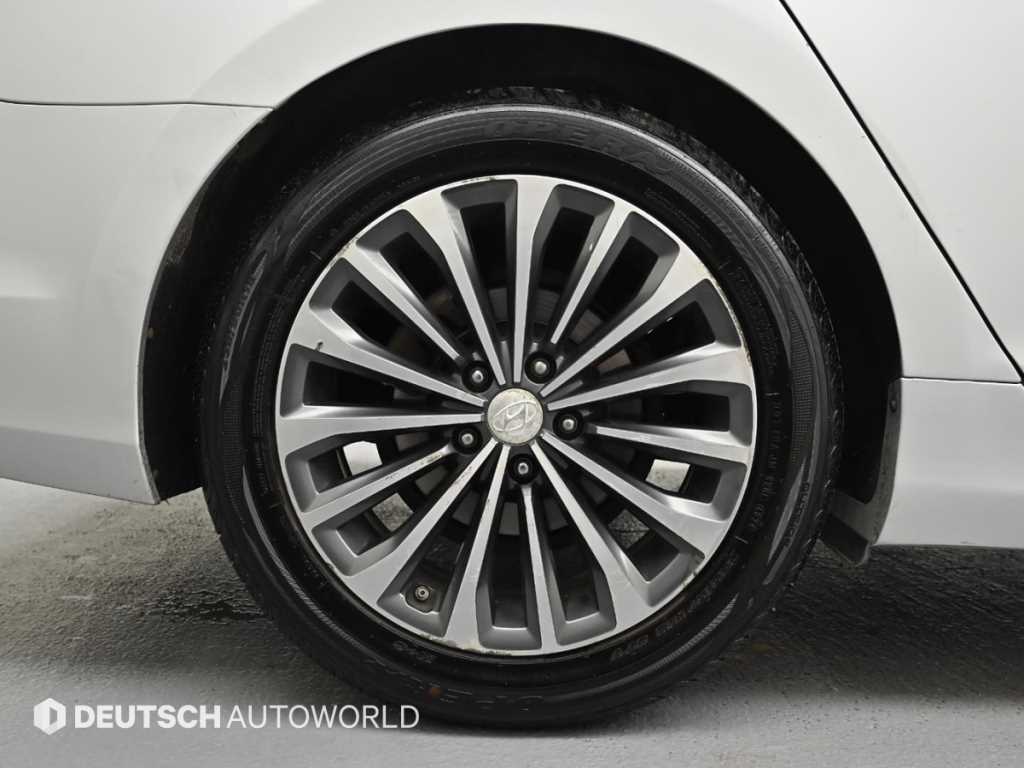 HYUNDAI Grandeur - Vista 5