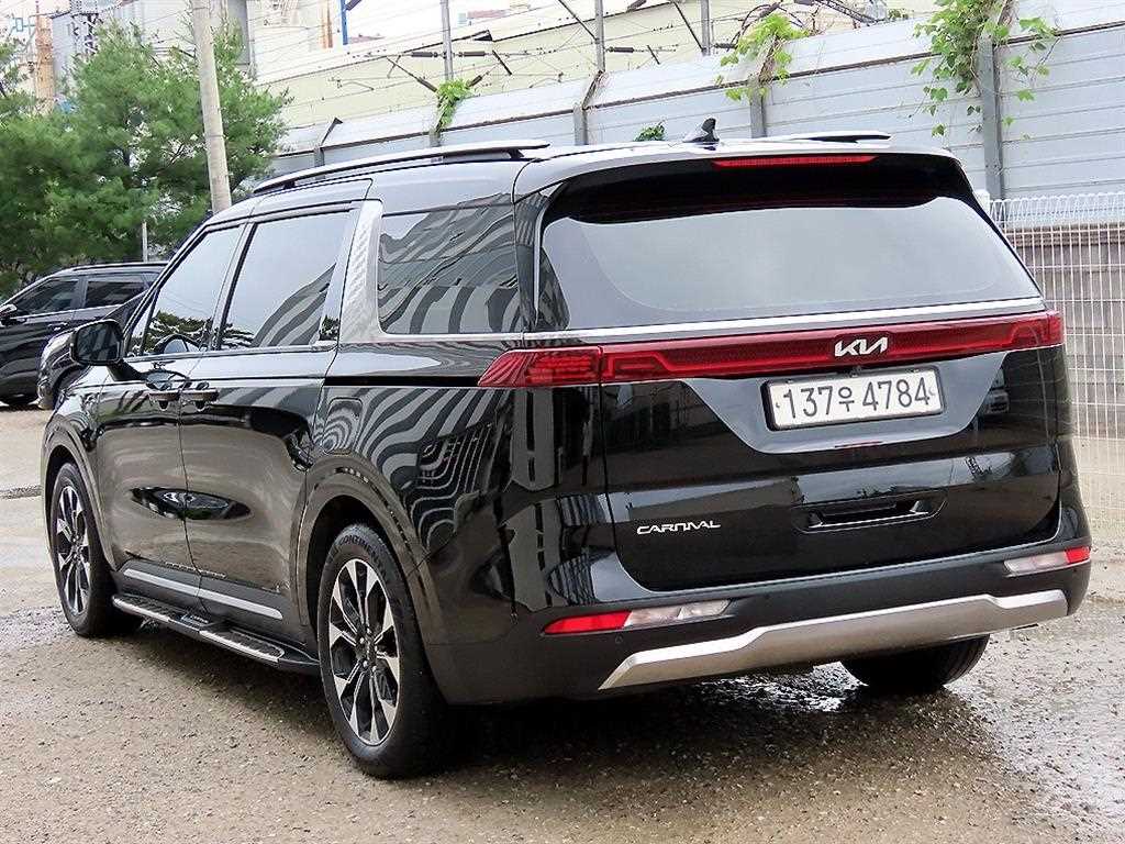 KIA Carnival - Vista 3