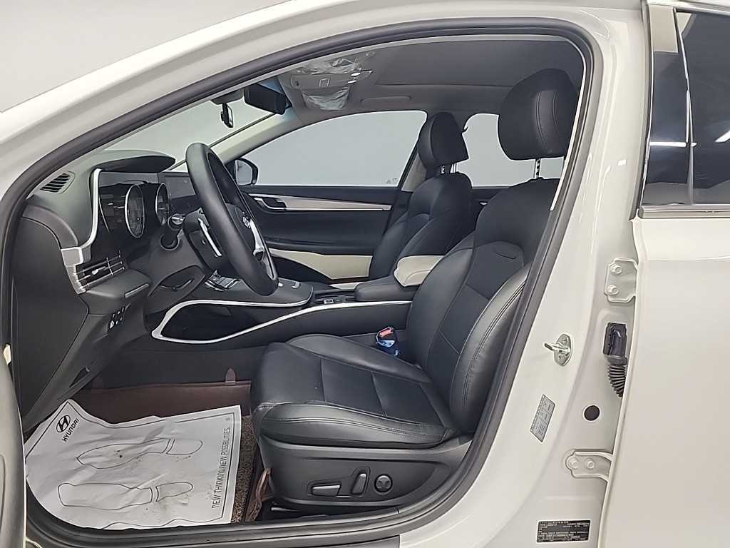 HYUNDAI Grandeur - Vista 11