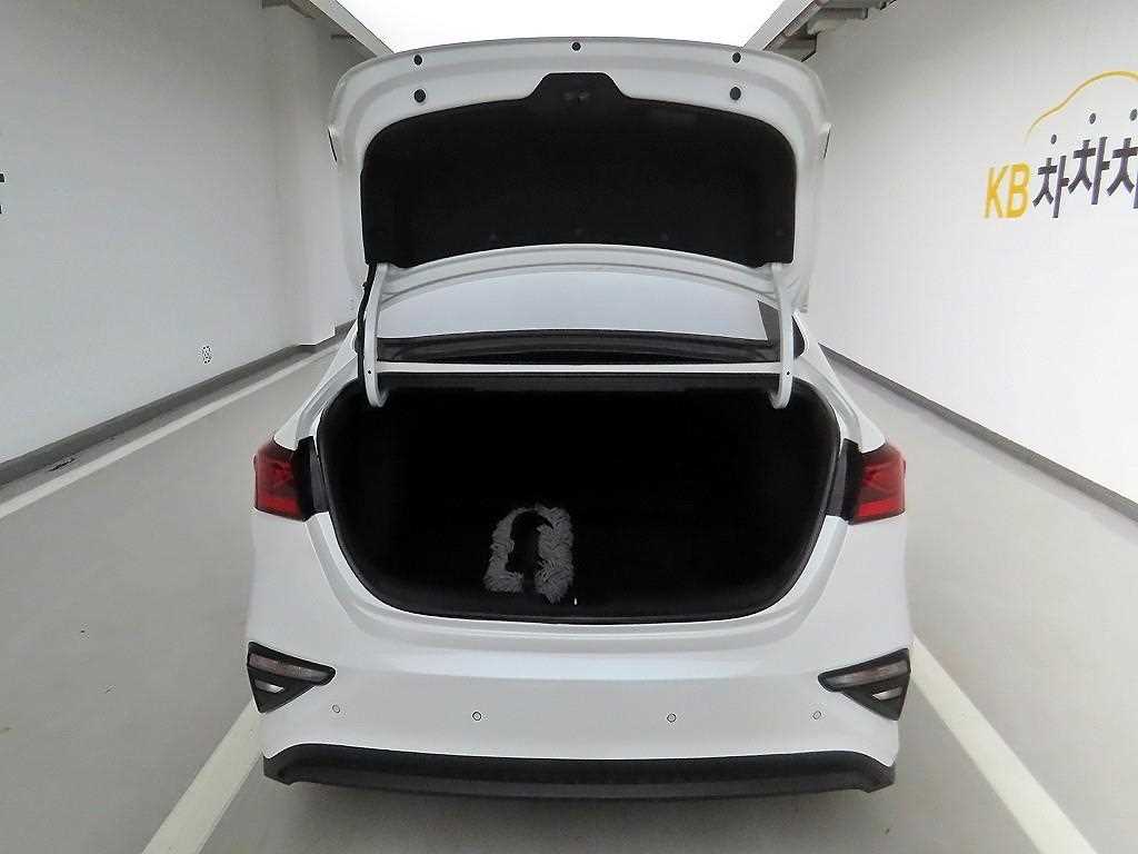 KIA K3 - Vista 5