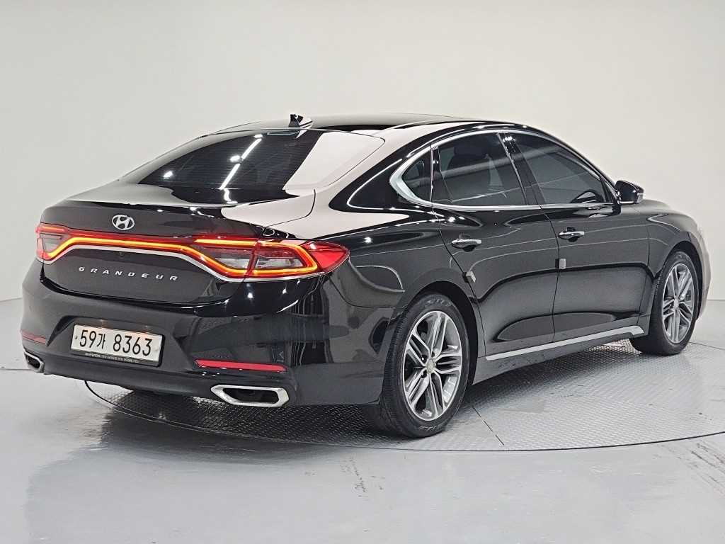 HYUNDAI Grandeur - Vista 4