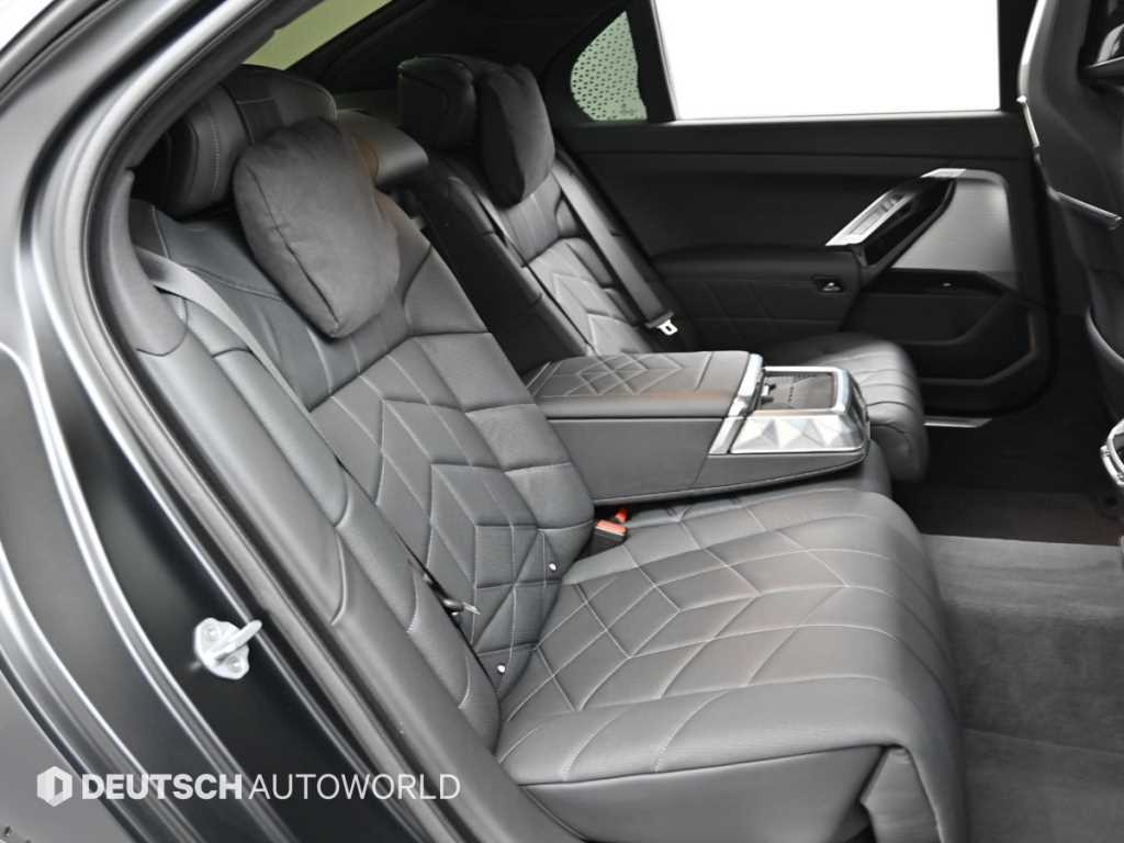 BMW 7 Series - Vista 12