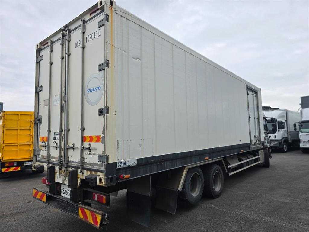 medium and large cargo truck - Vista 4