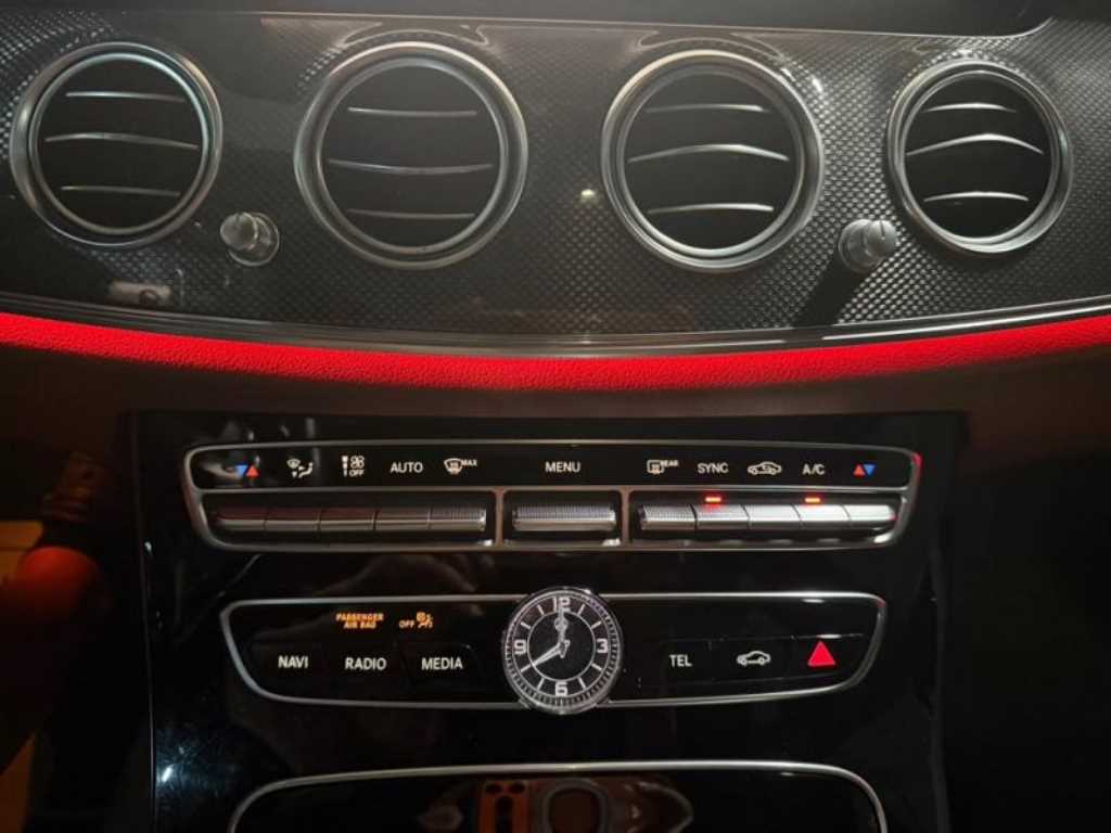 Mercedes Benz E class - Vista 11