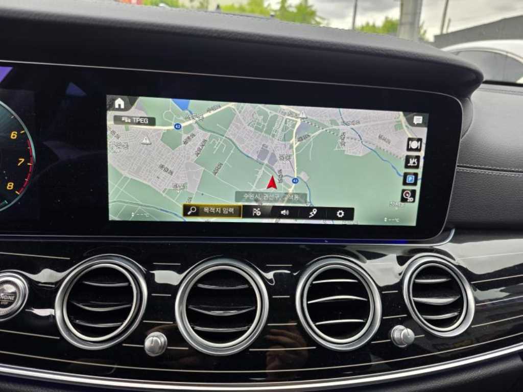Mercedes Benz E class - Vista 10