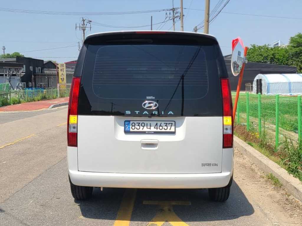 HYUNDAI Staria - Vista 5