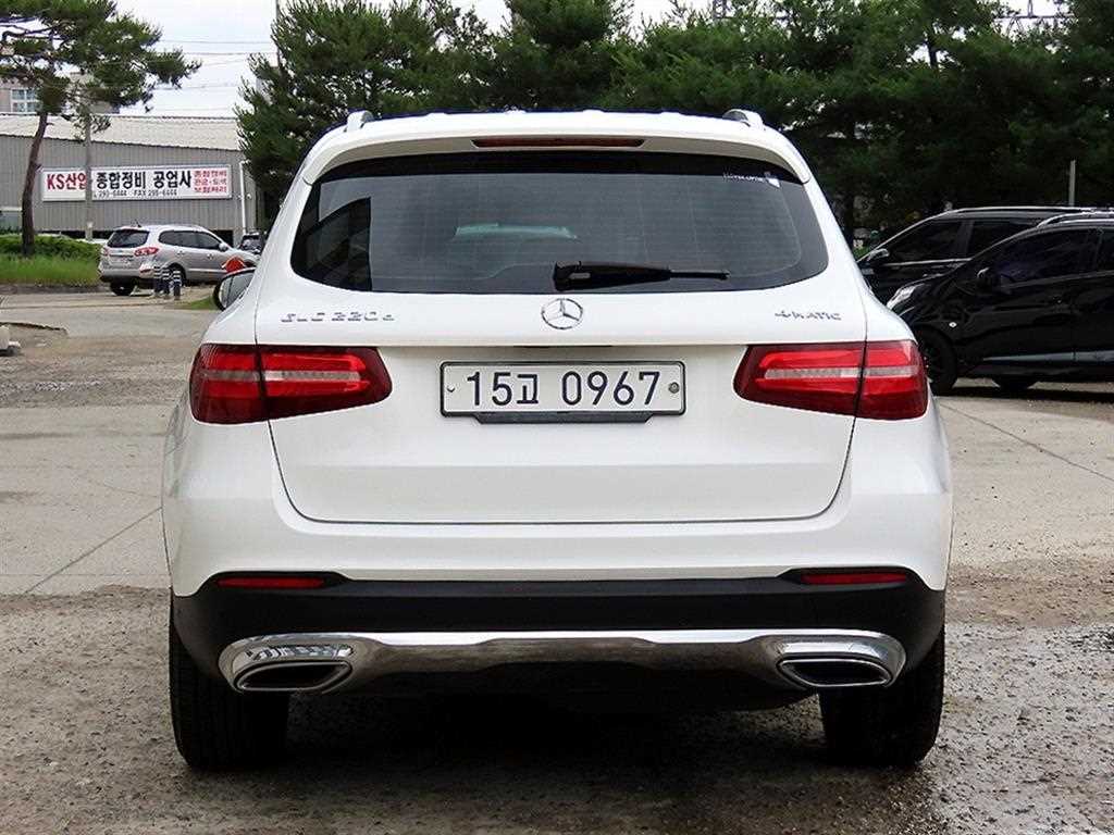 Mercedes Benz GLC Class - Vista 4