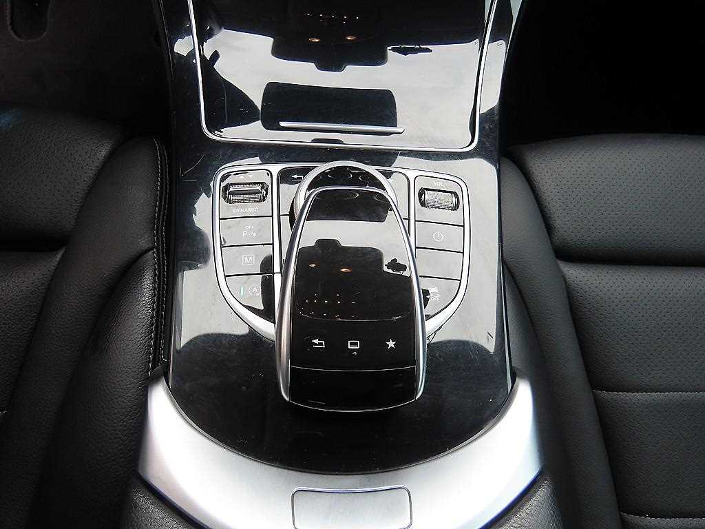 Mercedes Benz GLC Class - Vista 11