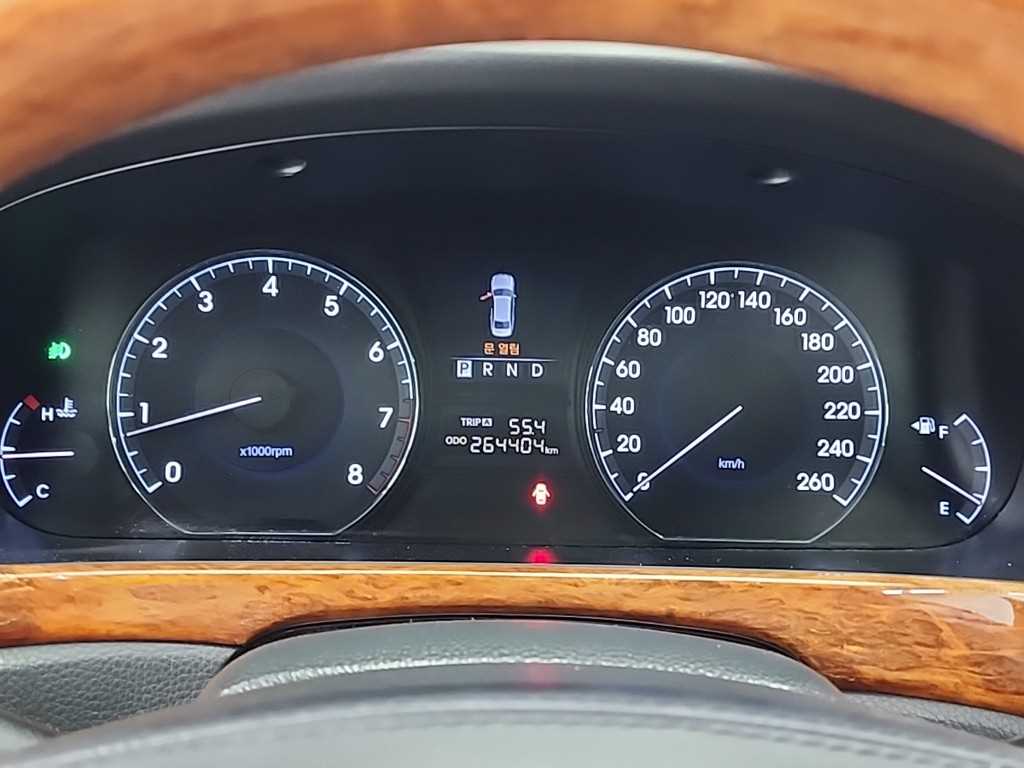 HYUNDAI Equus - Vista 6