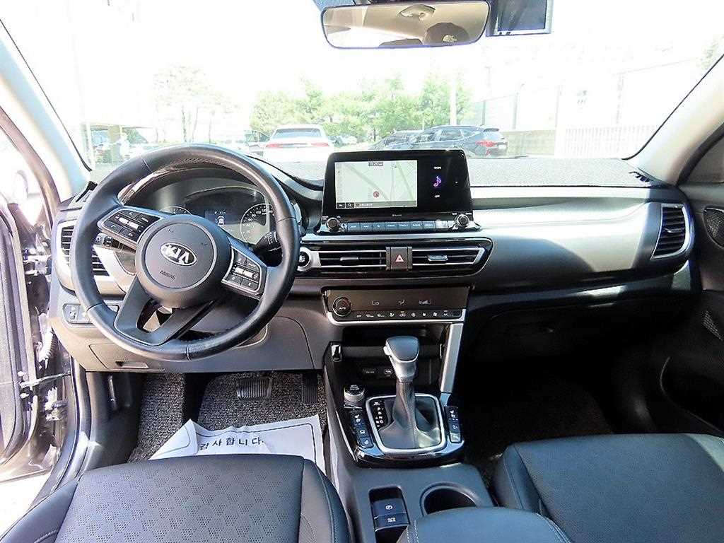 KIA Seltos - Vista 7