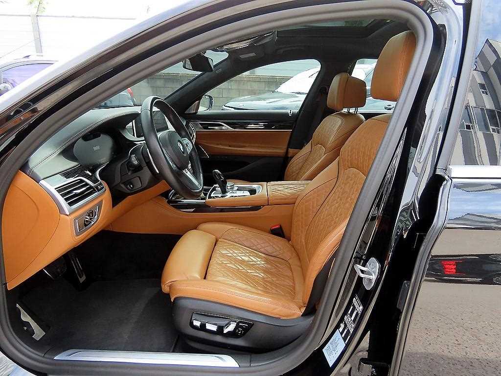 BMW 7 Series - Vista 5