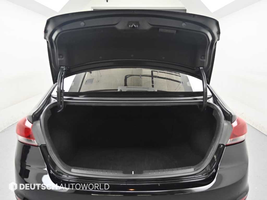 HYUNDAI Avante 2016 Negro - Importación desde Corea - HF Imports Iquique - Foto 19