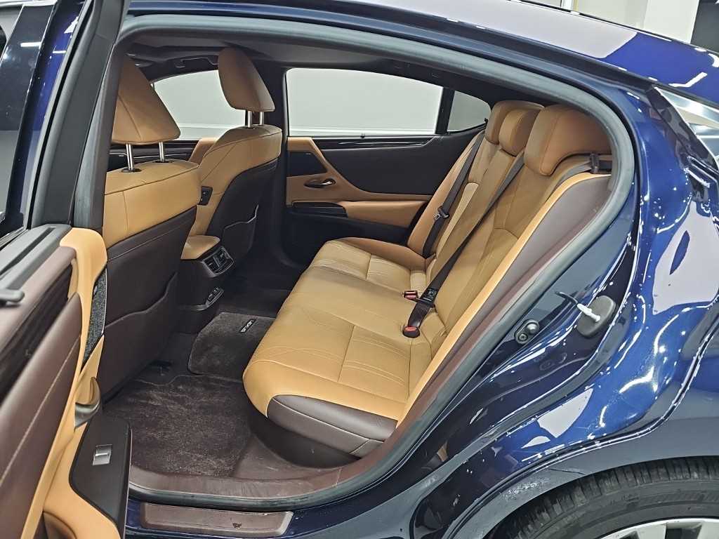 Lexus ES - Vista 12