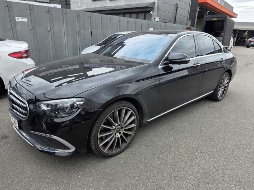 Mercedes Benz E class - Vista 2