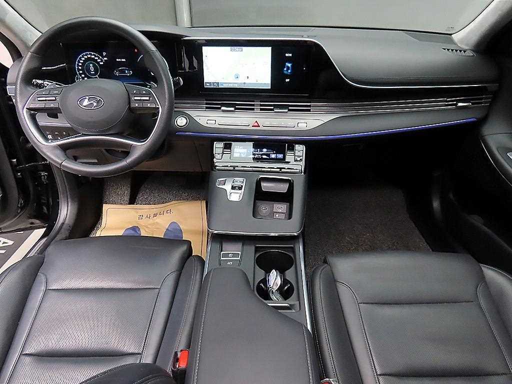 HYUNDAI Grandeur - Vista 7