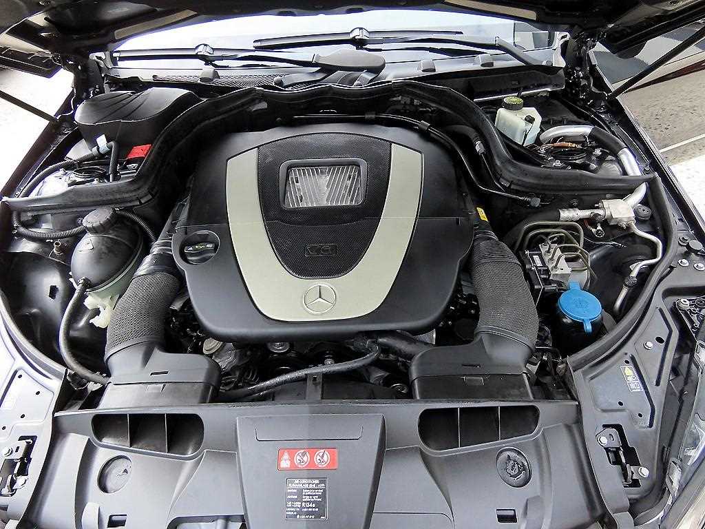 Mercedes Benz E class 2011 Negro - Importación desde Corea - HF Imports Iquique - Foto 19