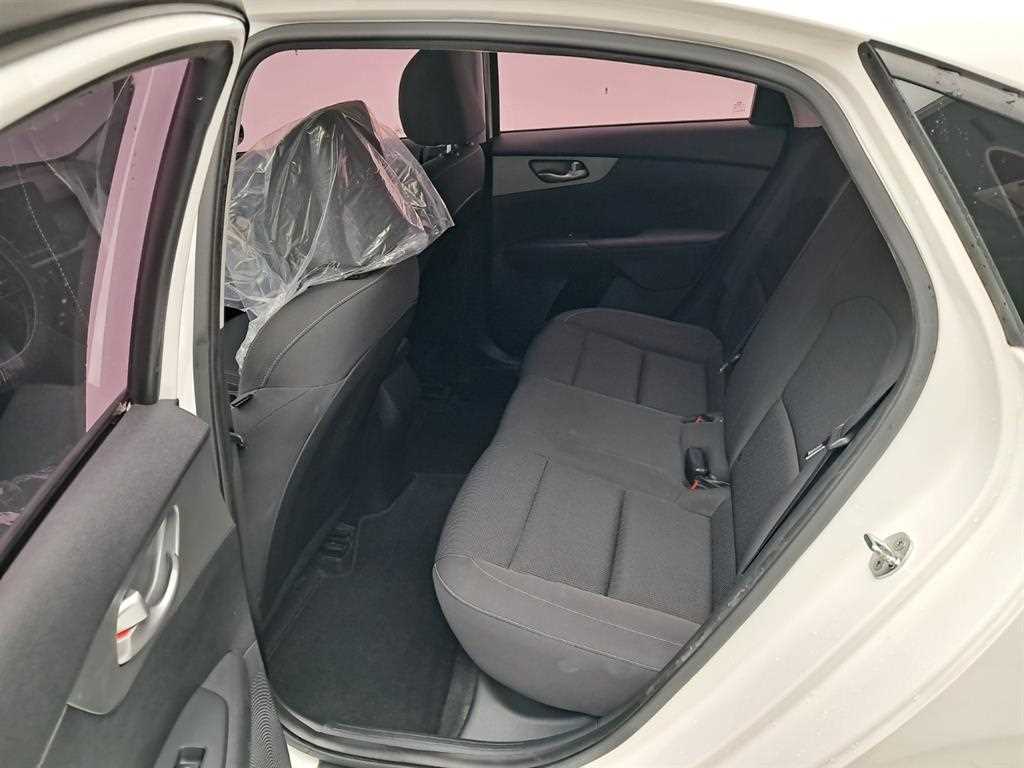 KIA K3 - Vista 12