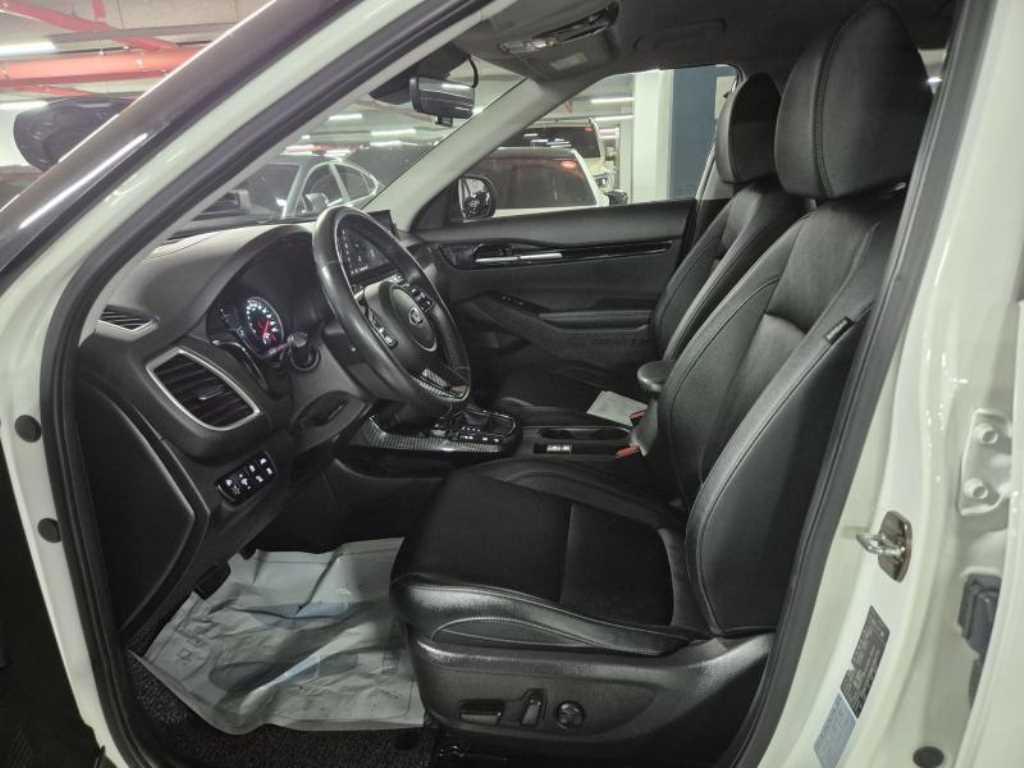KIA Seltos - Vista 8