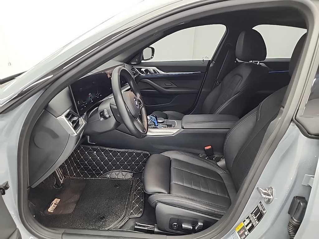 BMW i4 - Vista 11