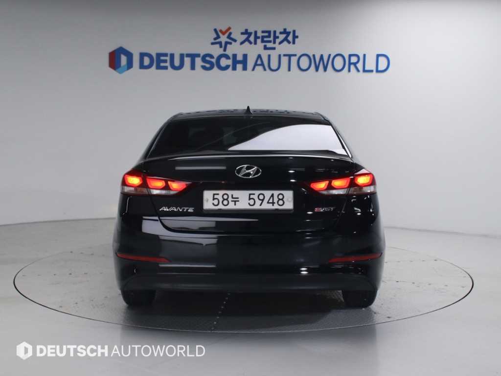 HYUNDAI Avante - Vista 4