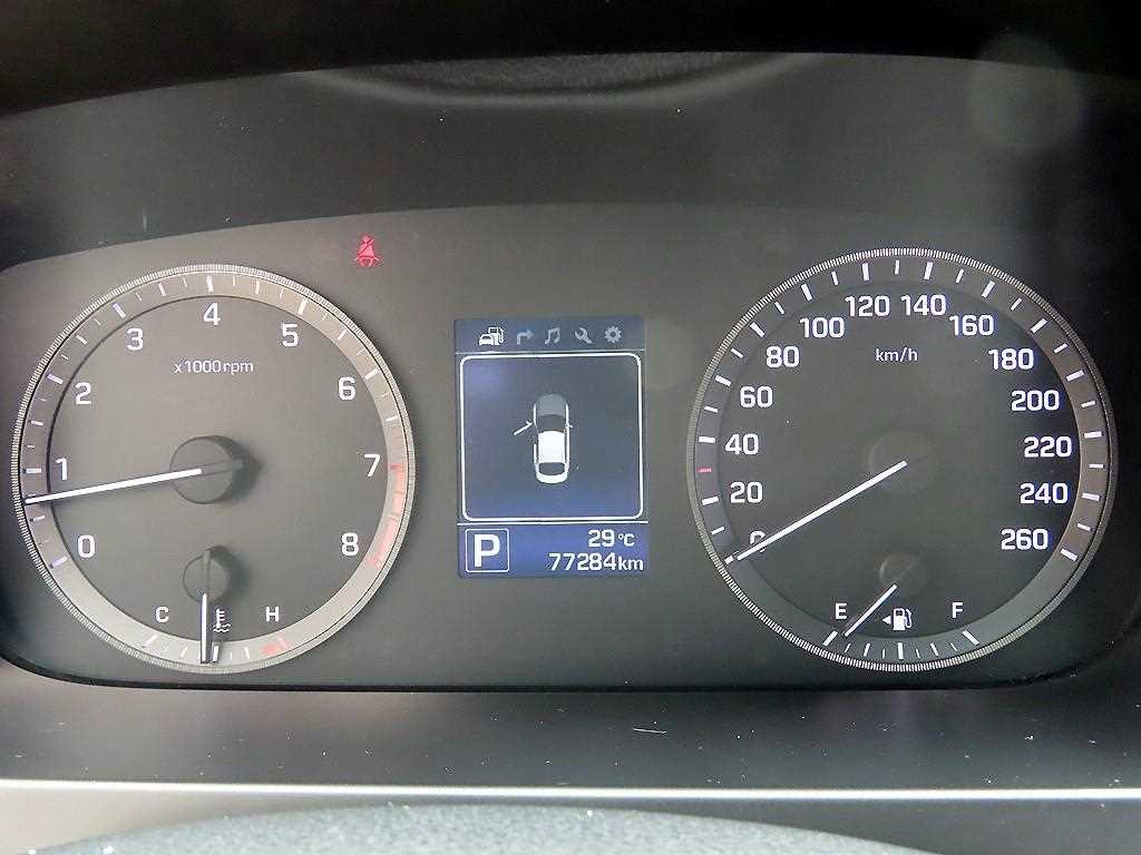 HYUNDAI Sonata - Vista 9