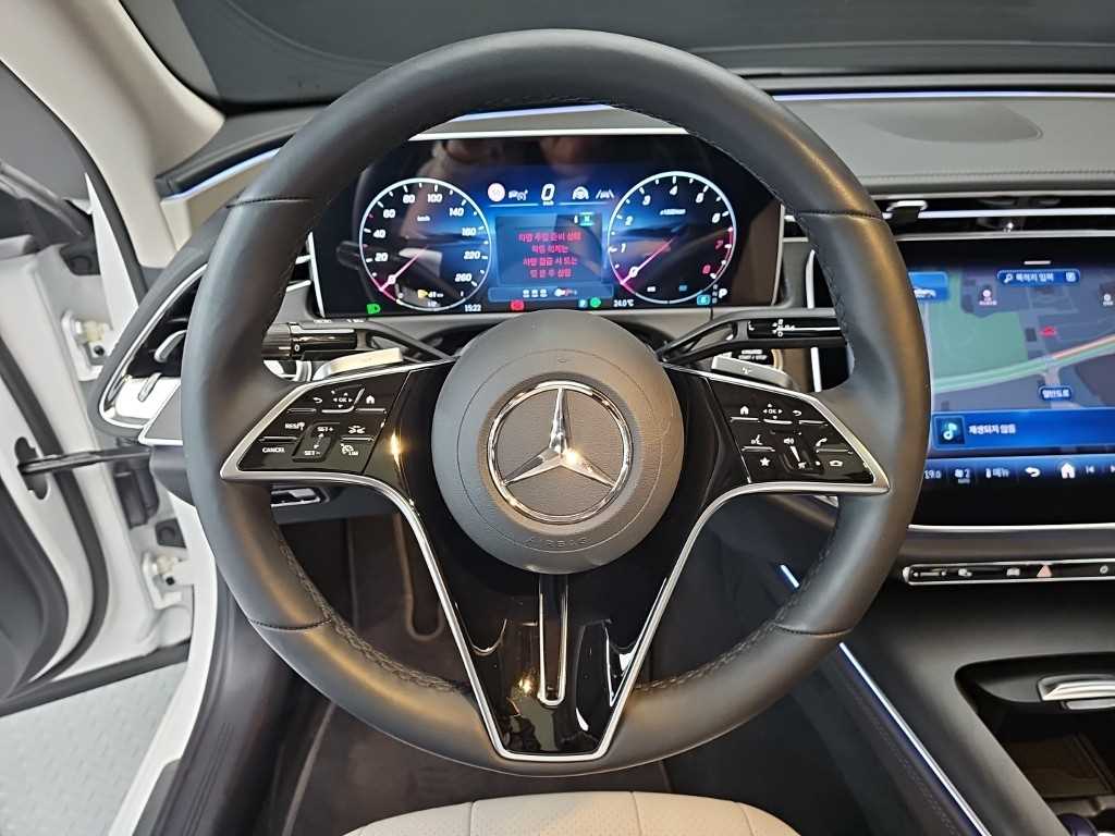 Mercedes Benz E class - Vista 9