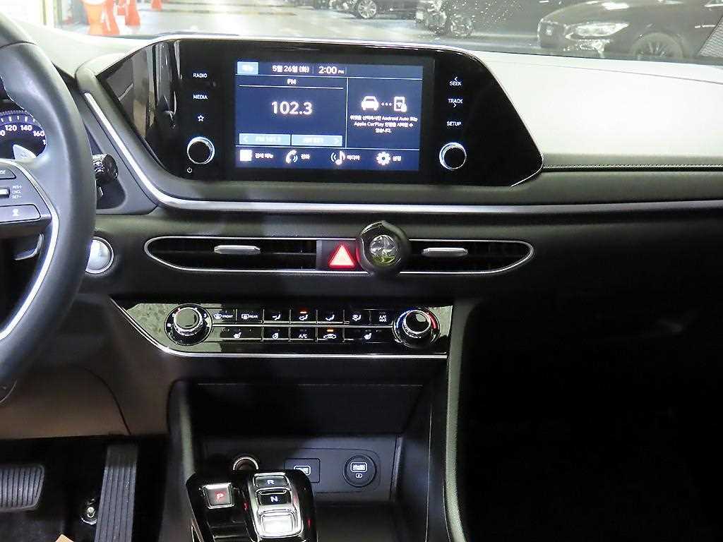 HYUNDAI Sonata - Vista 11
